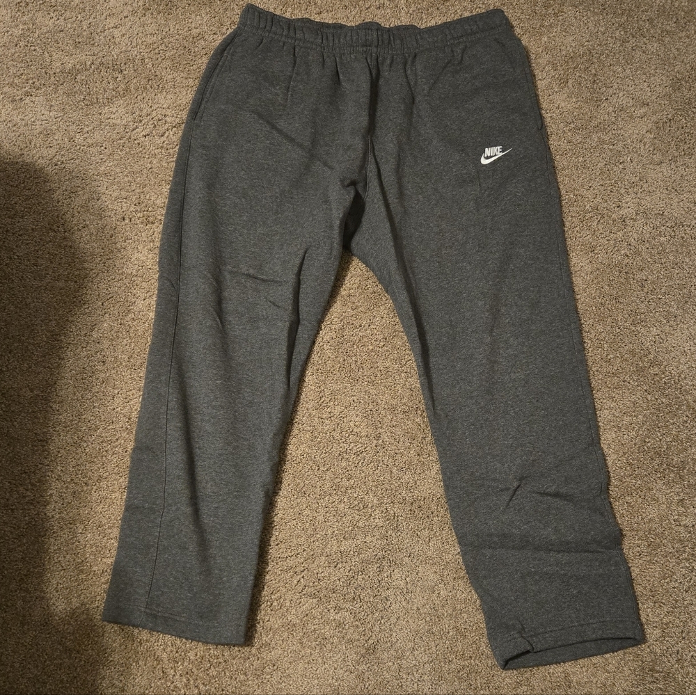 Nike NWOT Club Fleece Sweats Size XXL